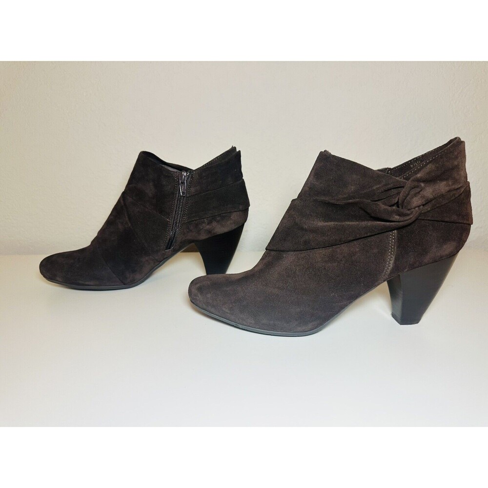 VANELi Brown‎ Suede Chunky Heel Ankle Booties Women's SIZE 9.5